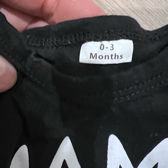 Adorable Halloween outfit for baby and monthly blocks - Picture 4 of 7